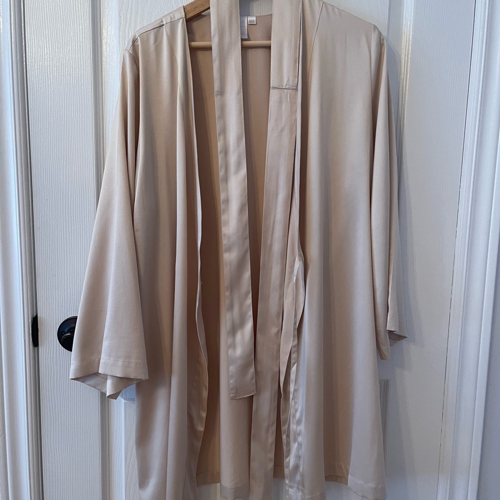 Pretty plum sugar robe.